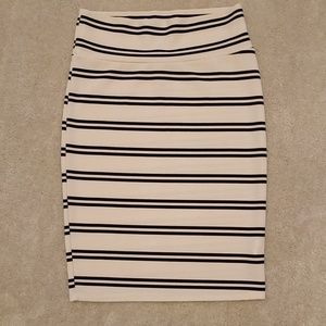 LuLaRoe Cassie sz M
